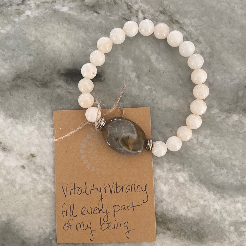 Elegant White Beaded Bracelet